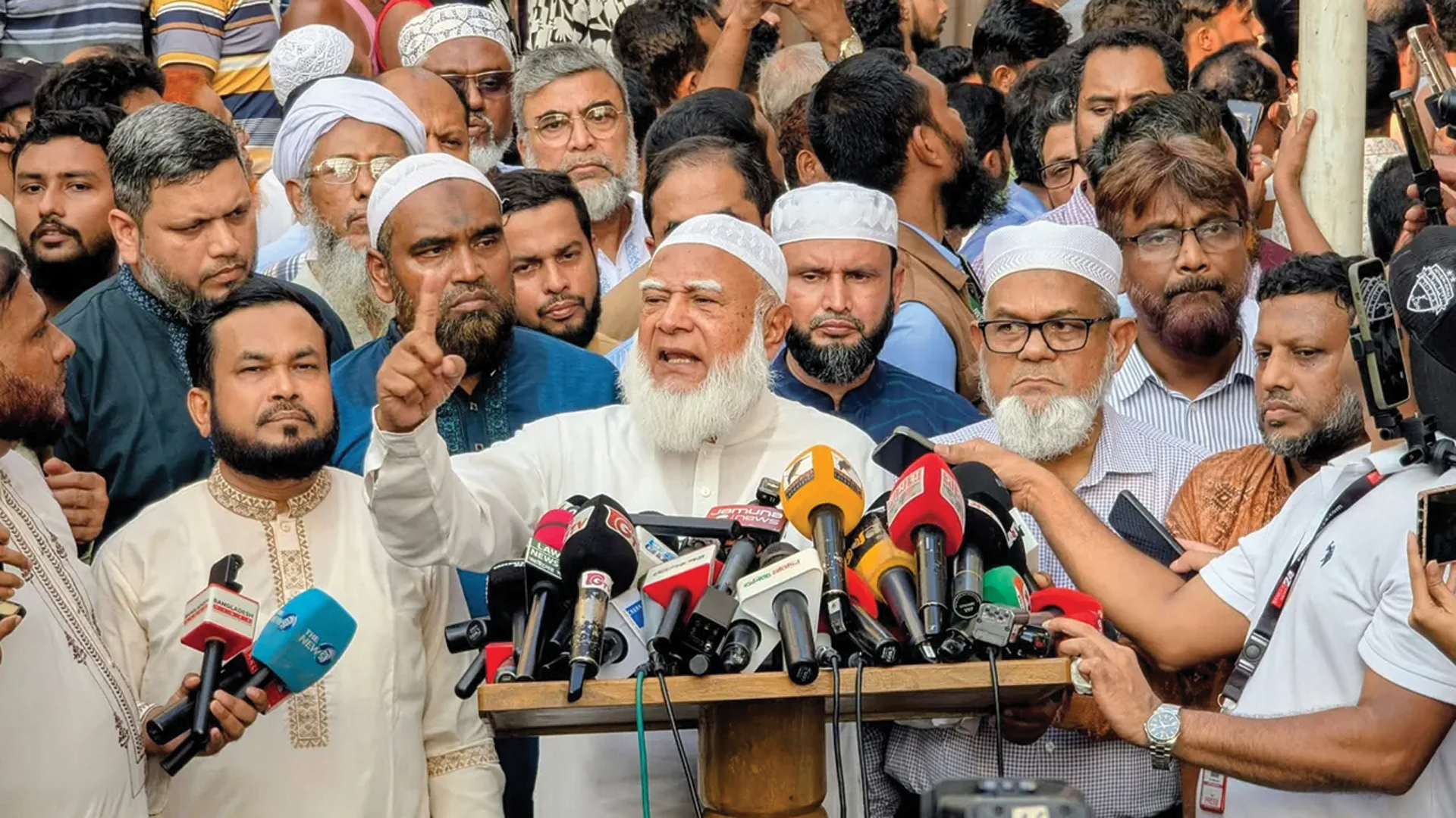 ভাঙচুরে ক্ষতিগ্রস্ত মিরপুরের স্বাস্থ্যকেন্দ্রে জামায়াতের ৫০ লাখ টাকা অনুদান